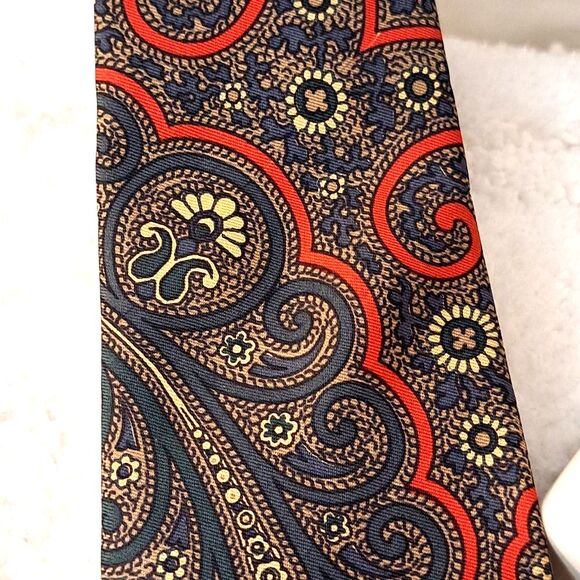 Robert Talbott for Satel's Silk Paisley Necktie Handmade (rare) Vintage Tie - Picture 9 of 10